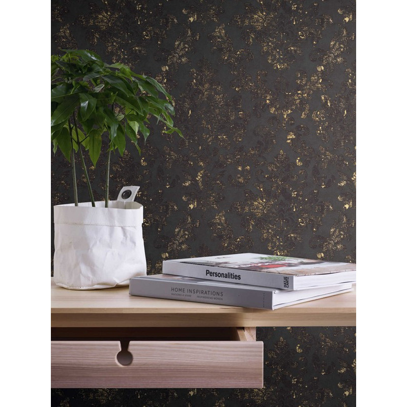 tapet-dormitoare-baroc-negru-auriu-ambient